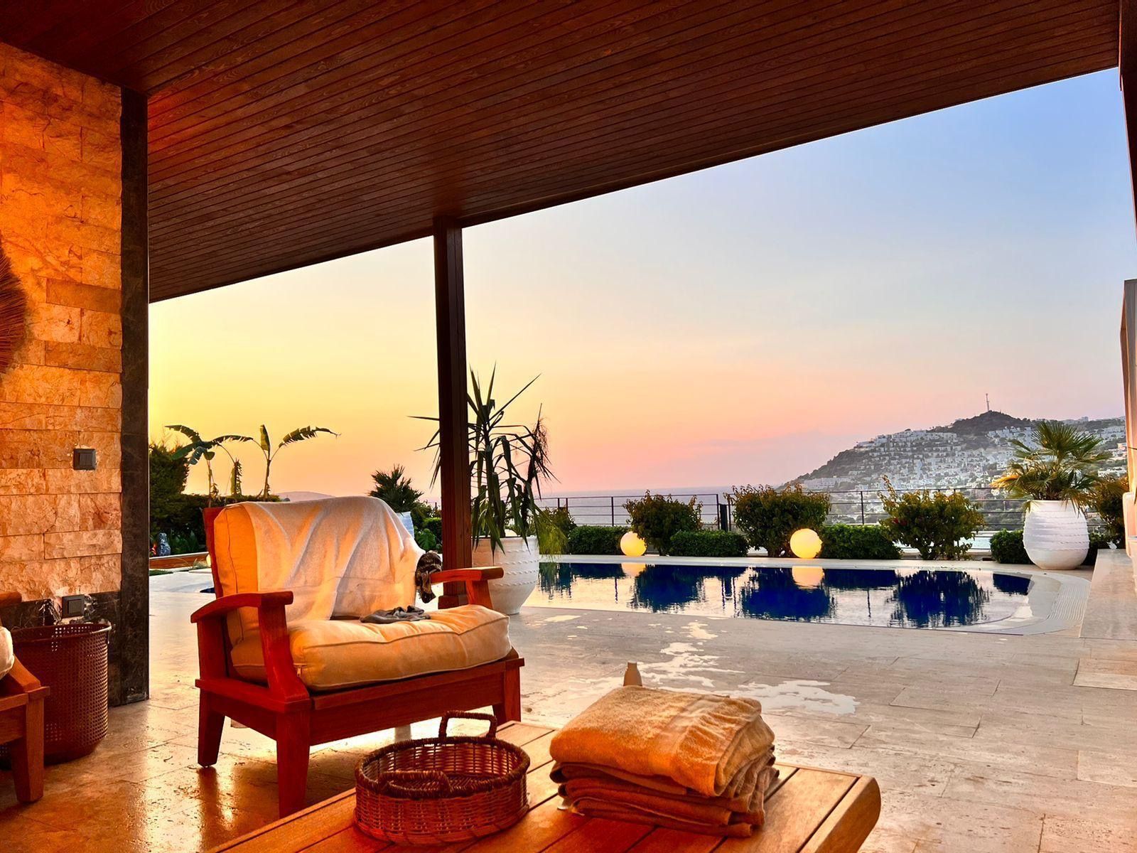 GÜMÜŞLÜK Deniz Manzaralı Tam Müstakil Villa 