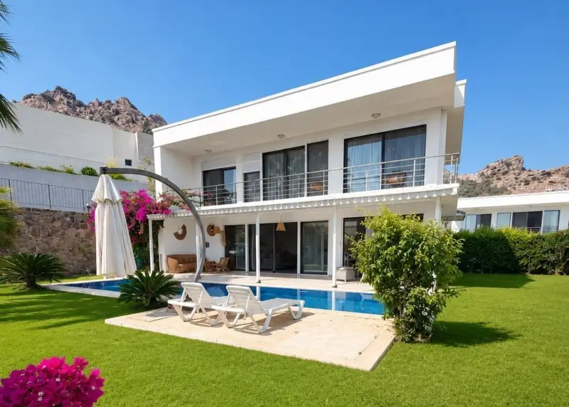 Bodrum Yalıkavak’ın en prestijli bölgelerinde Adres Yalıkavak, Seba Taş evler 'üst segment projeler ile  birlikte aynı bölgede yer alan bu özel Site içi villa,