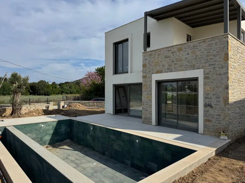 Gümüşlük Köy İçerisinde Özel Tasarım Müstakil Villa