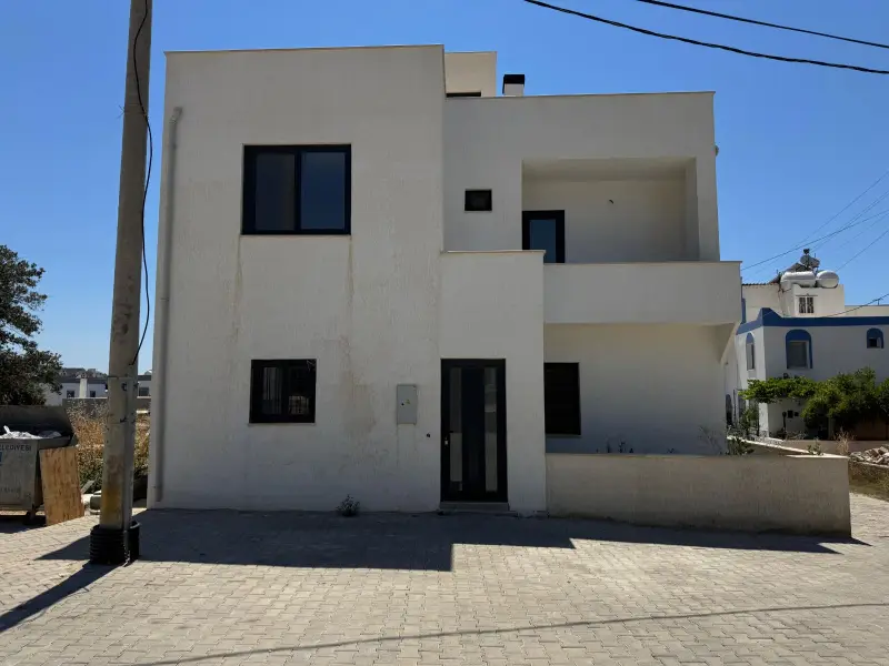 Gümüşlük Merkez’de sıfır 2+1 Salon teras kullanımlı dubleks