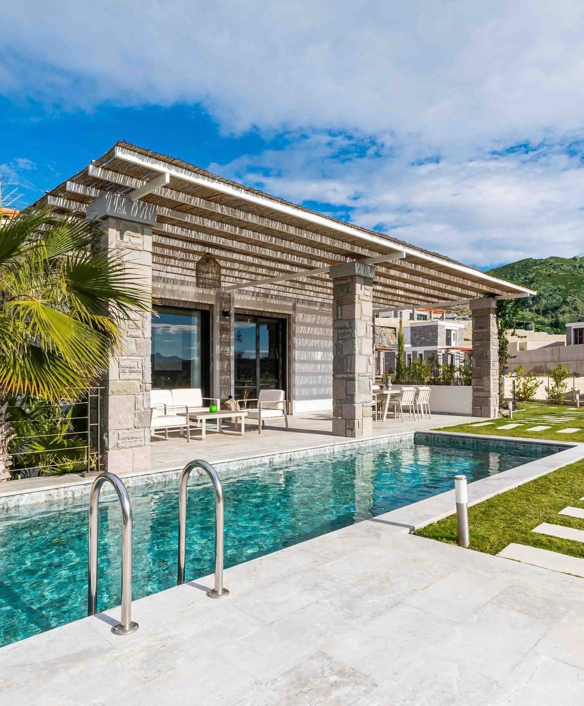 BODRUM GÜMÜŞLÜK’TE MODERN MİMARİLİ MÜSTAKİL VİLLALAR
