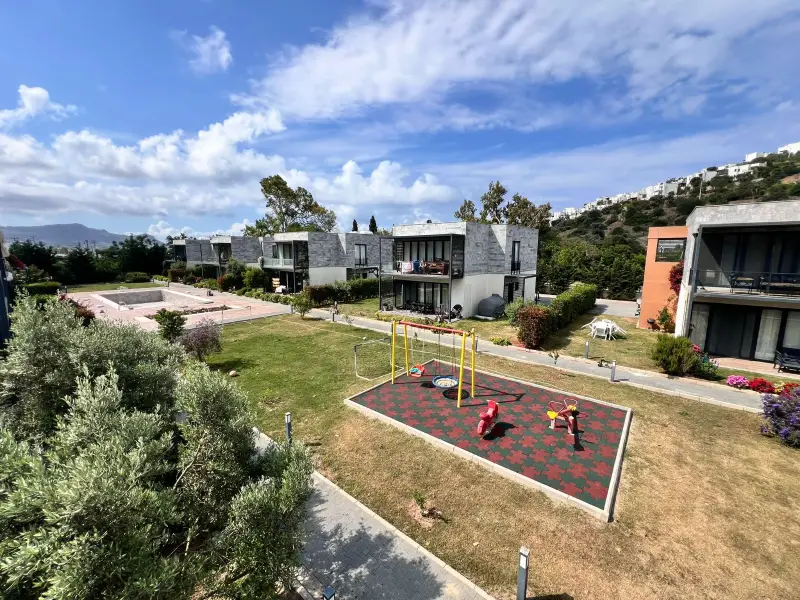 Gümüşlük Kadıkalesi Havuzlu Sitede Satılık Daire