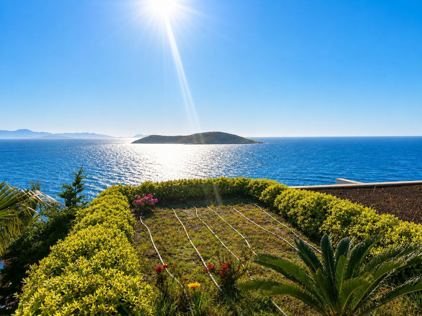Bodrum Gümüşlük Deniz Manzaralı Özel Plajlı Satılık Daire