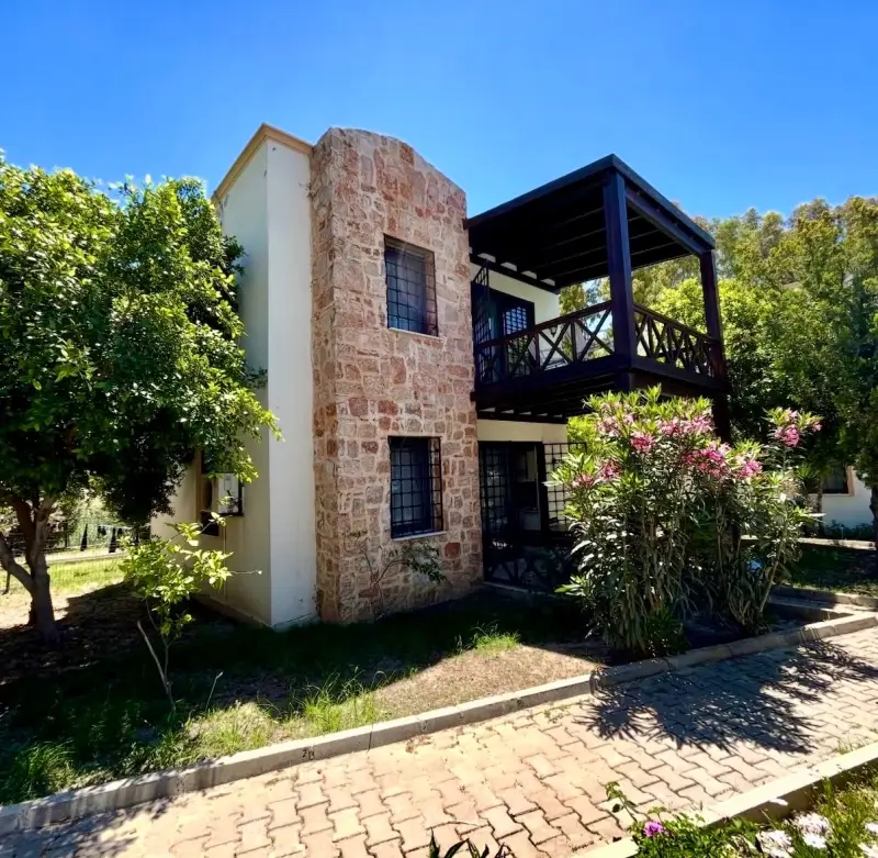 Gümüşlük Merkezde Site içi müstakil Villa