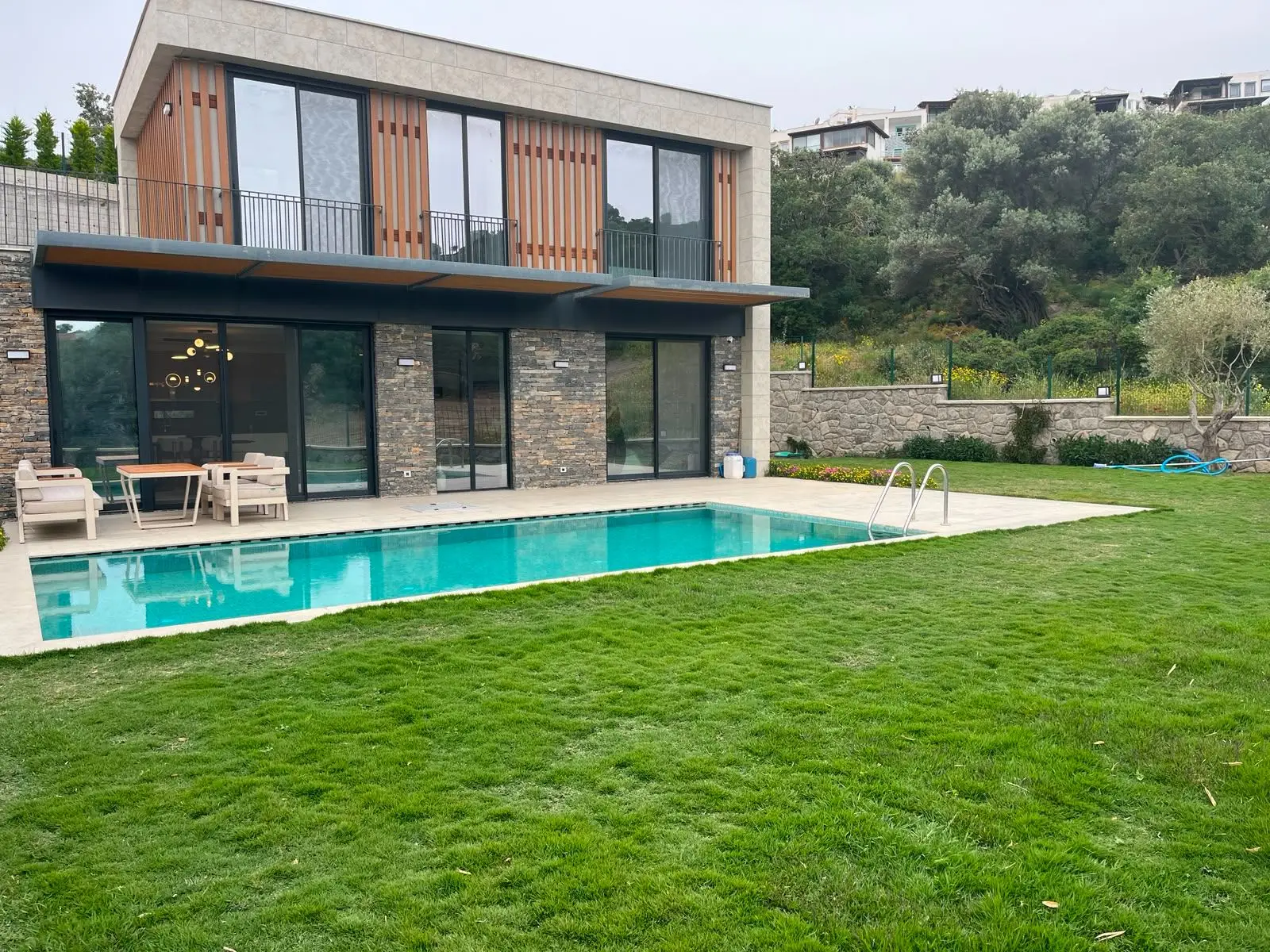 Bodrum Gümüşlük’te Denize 300 mt mesafede Site İçi Havuzlu Müstakil Villalar